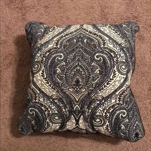 Laura Ashley Couch Pillows set of 4